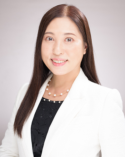 
                                                                 兵庫県 宝塚市長 山﨑晴恵氏       
                                